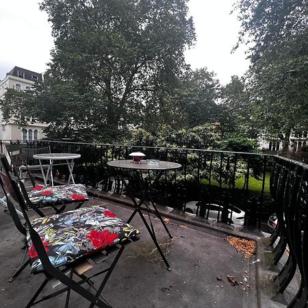 Hyde Park Studio Has Private Balcony With Tranquil Garden View Лондон Экстерьер фото