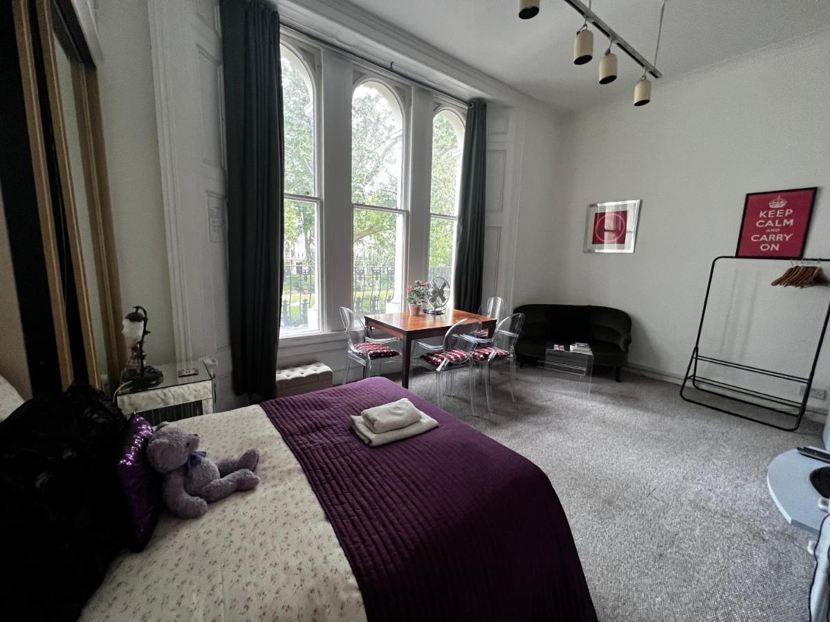 Hyde Park Studio Has Private Balcony With Tranquil Garden View Лондон Экстерьер фото
