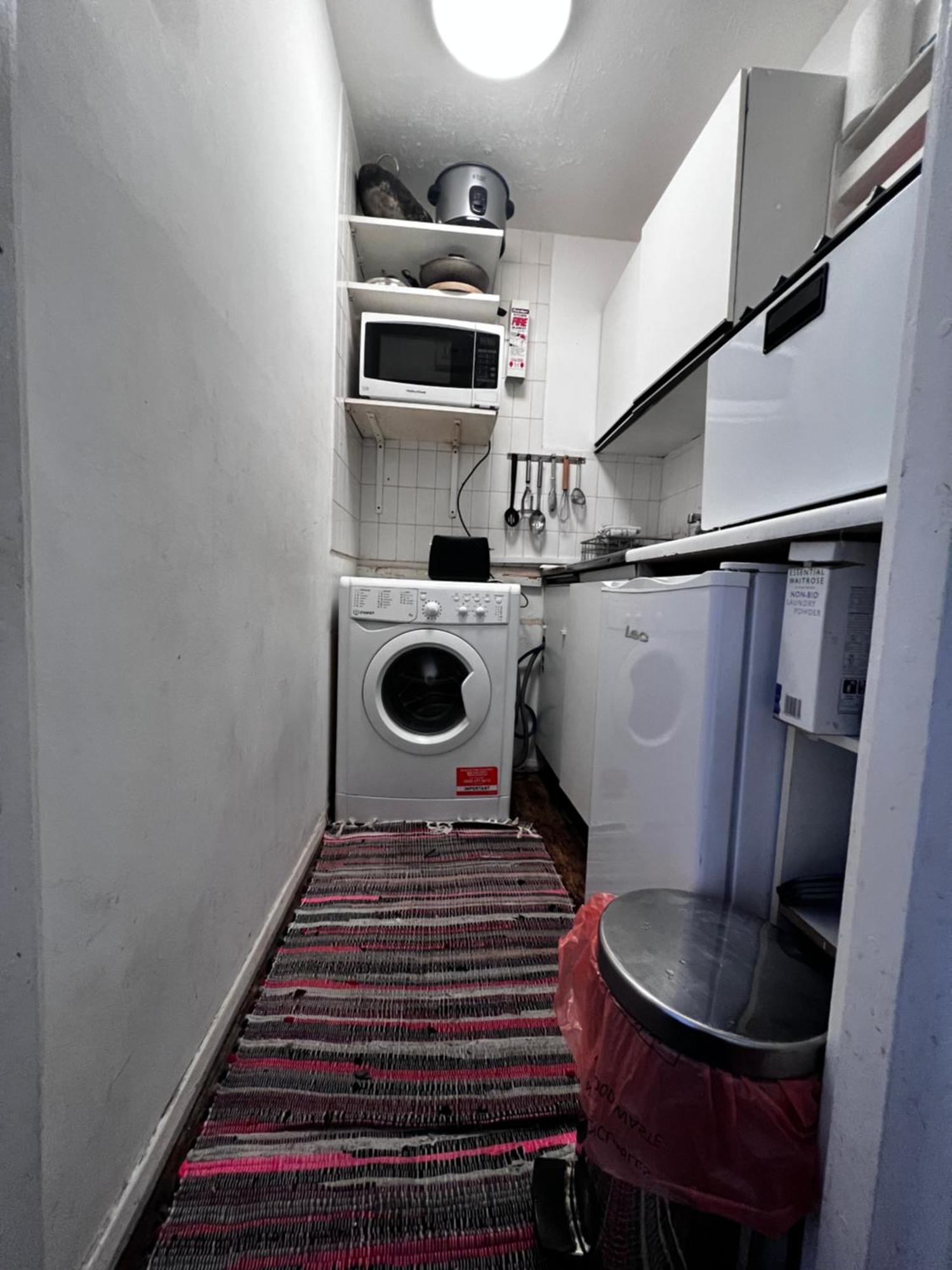 Hyde Park Studio Has Private Balcony With Tranquil Garden View Лондон Экстерьер фото